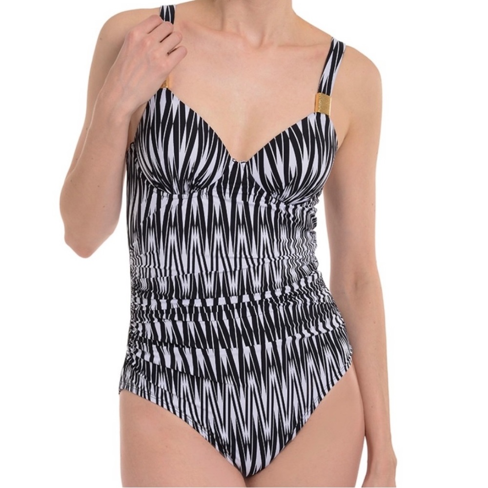 Spanx Black & White One Piece NWT size 8 cup B/C